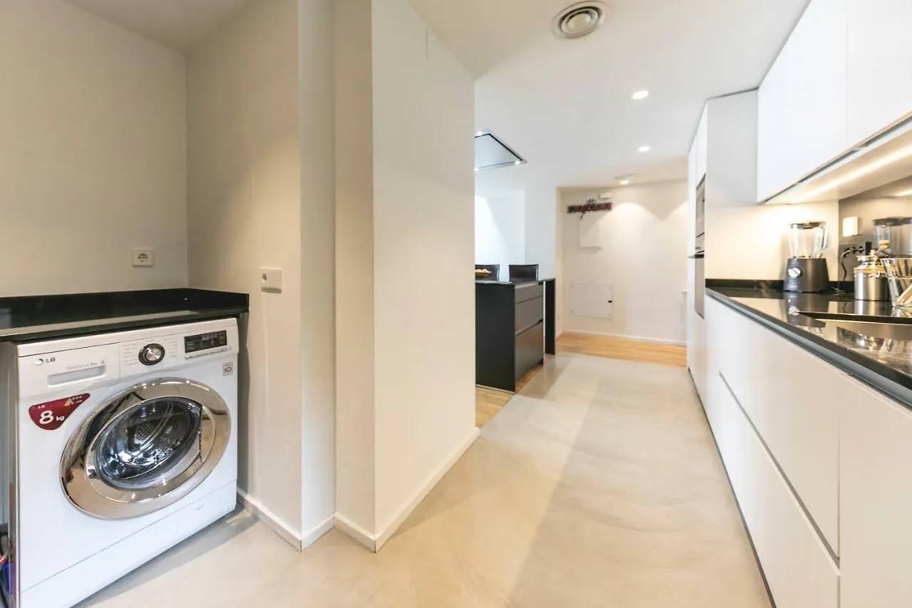 Bravissimo La Rambla Penthouse Apartment Girona Spain