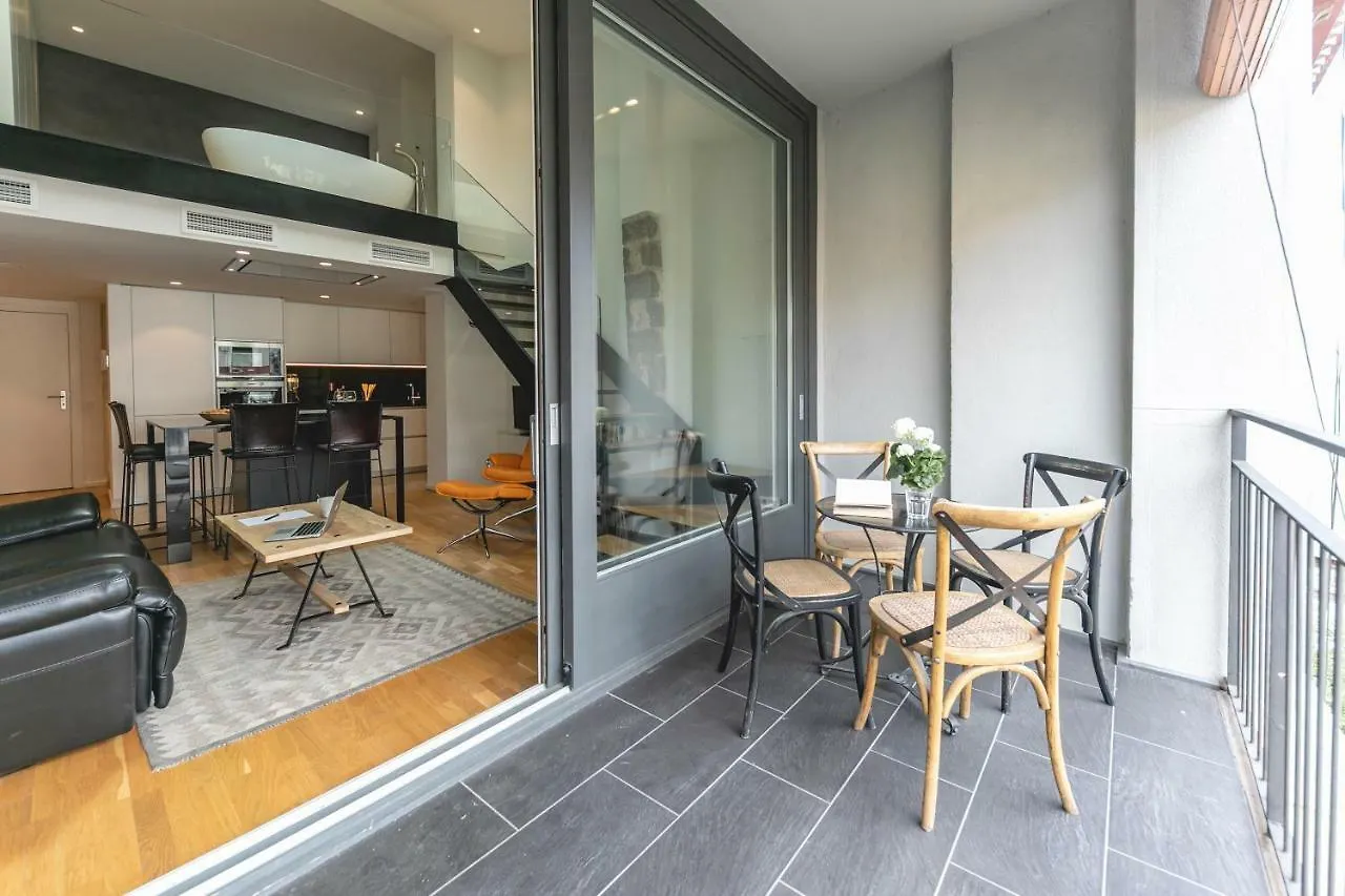 Bravissimo La Rambla Penthouse Apartment Girona Spain